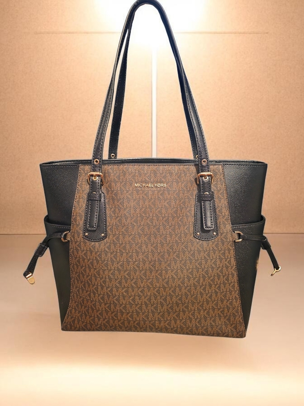 MICHAEL Michael Kors Voyager East/West Tote Signature MK Classic Brown/Black Euc